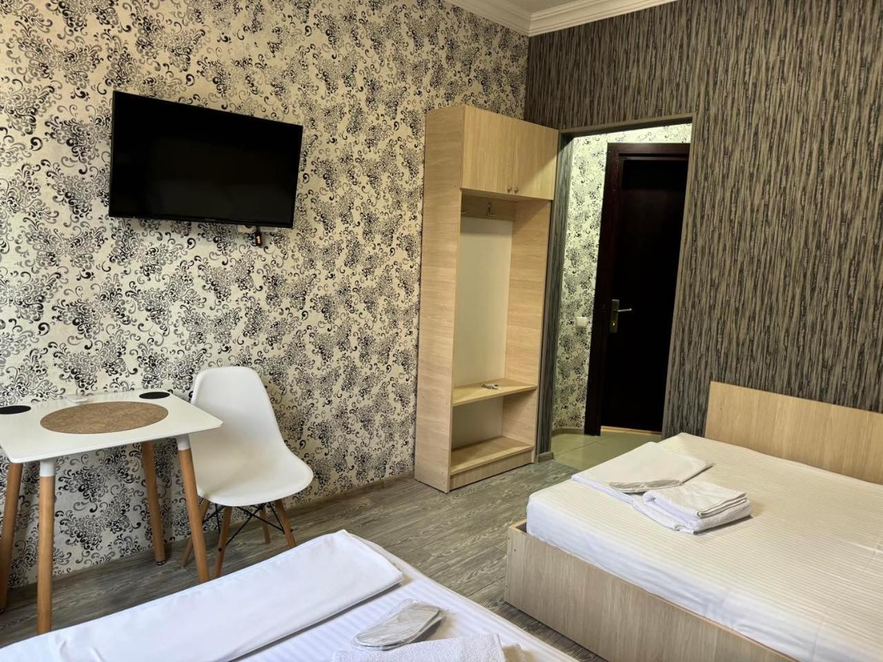 Hotel Skib Tbilisi Buitenkant foto