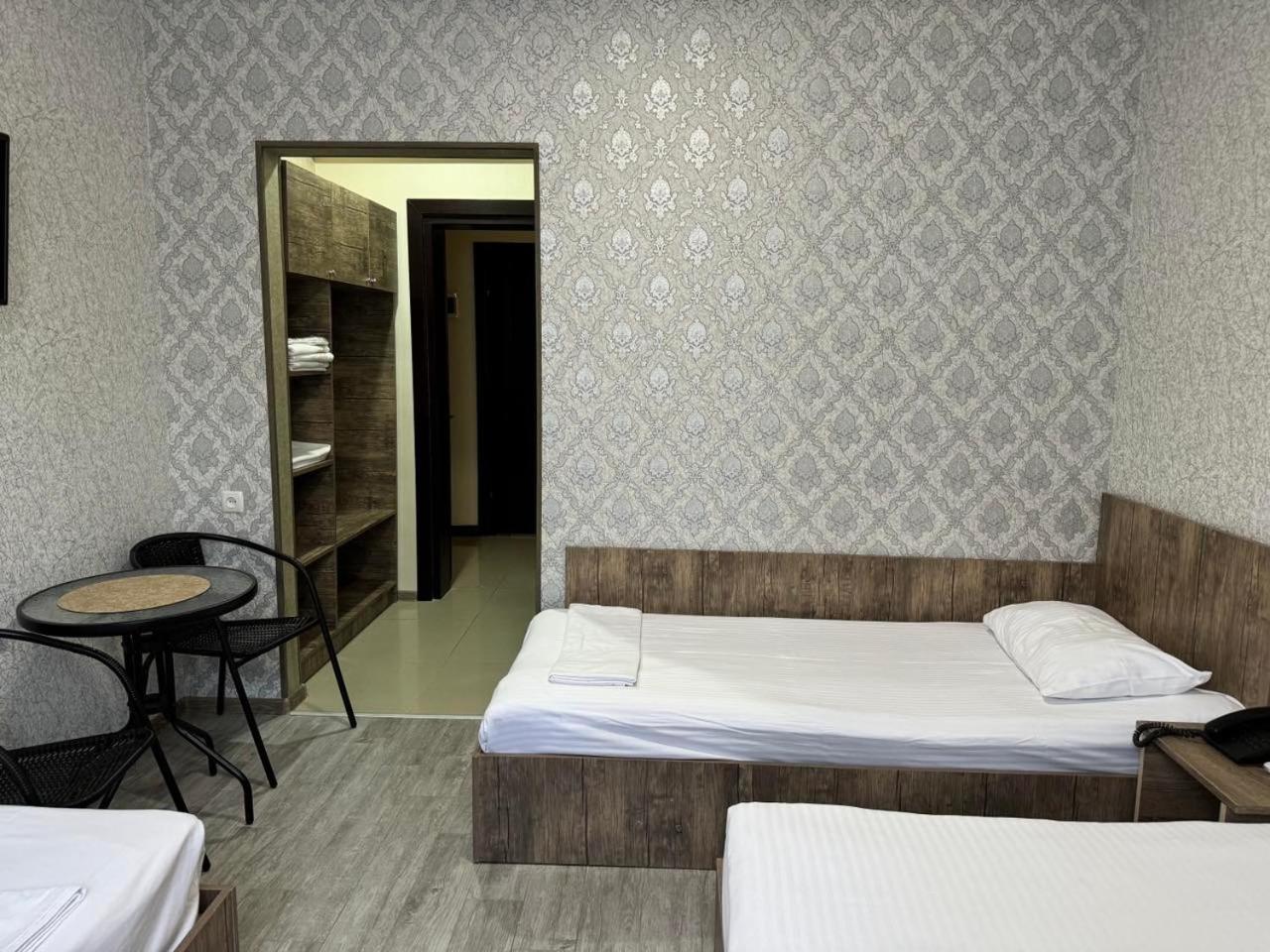 Hotel Skib Tbilisi Buitenkant foto