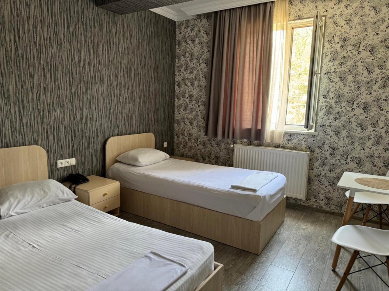 Hotel Skib Tbilisi Buitenkant foto