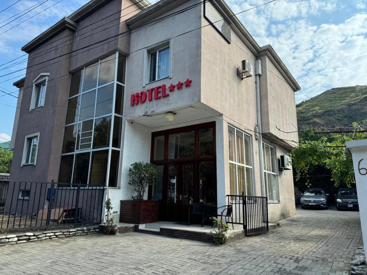Hotel Skib Tbilisi Buitenkant foto