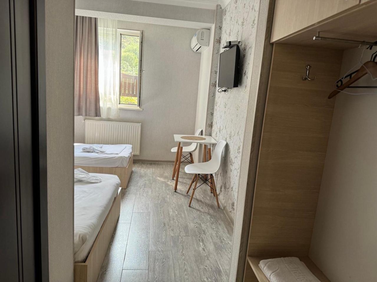 Hotel Skib Tbilisi Buitenkant foto