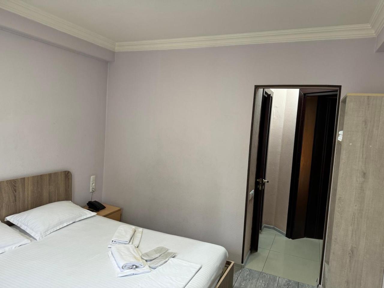 Hotel Skib Tbilisi Buitenkant foto