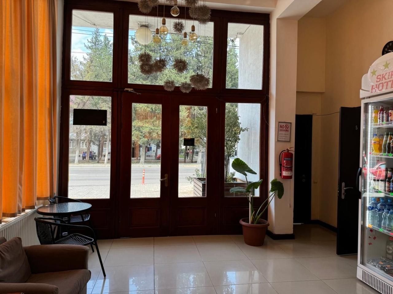 Hotel Skib Tbilisi Buitenkant foto