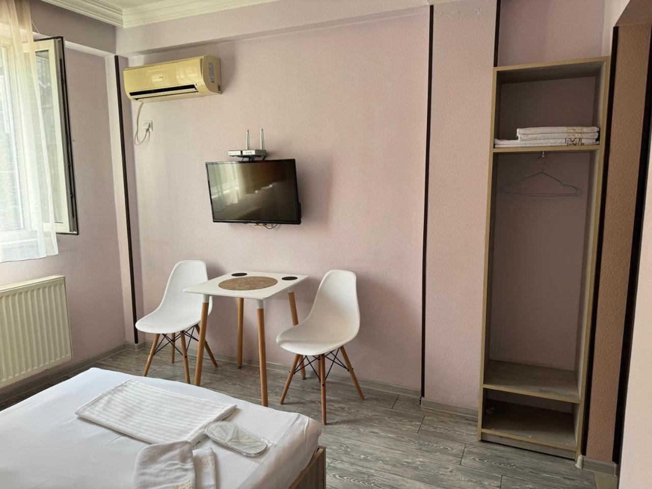Hotel Skib Tbilisi Buitenkant foto