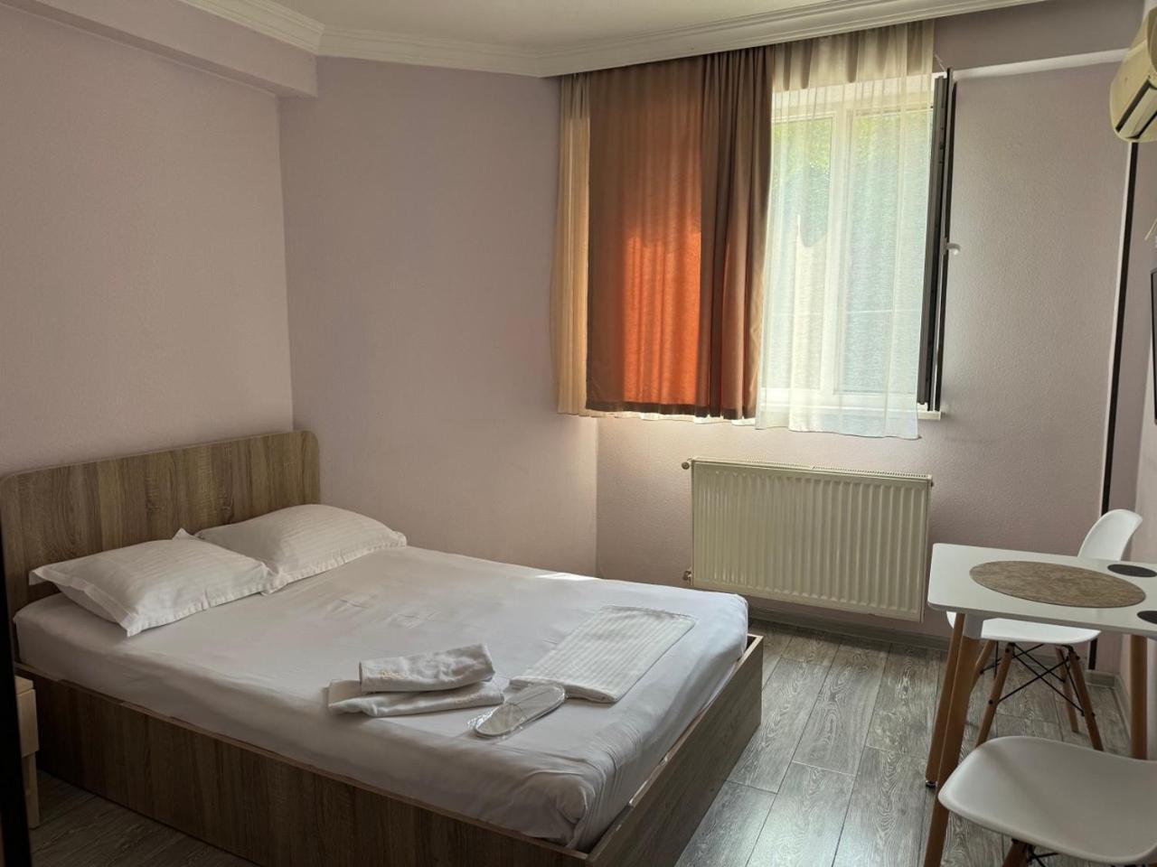 Hotel Skib Tbilisi Buitenkant foto