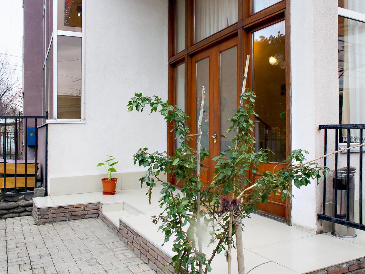 Hotel Skib Tbilisi Buitenkant foto